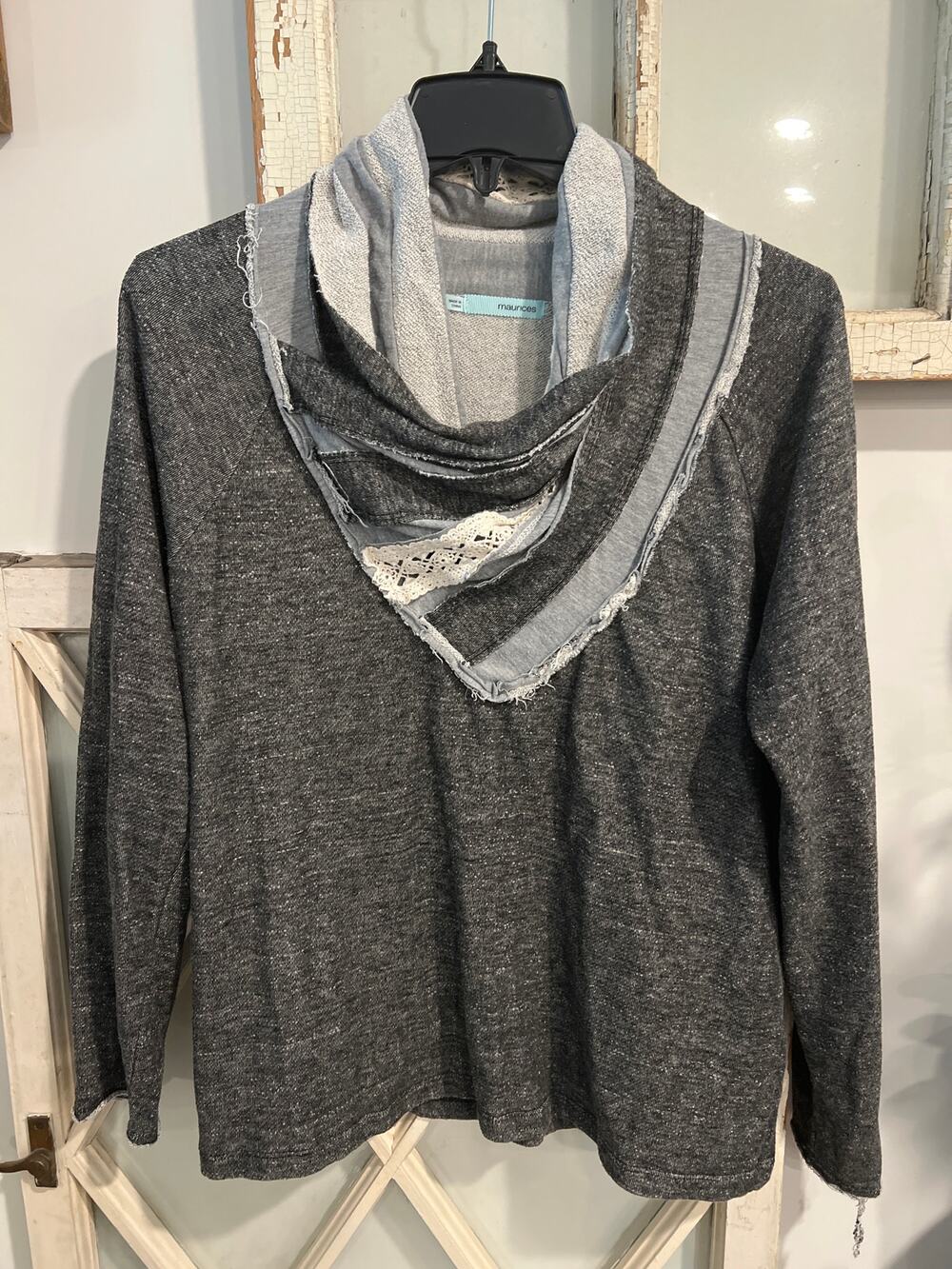 Maurice’s size large gray sweatshirt type top